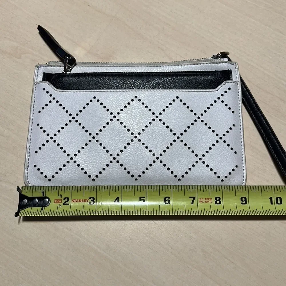 Shiraleah wristlet black & white- like new